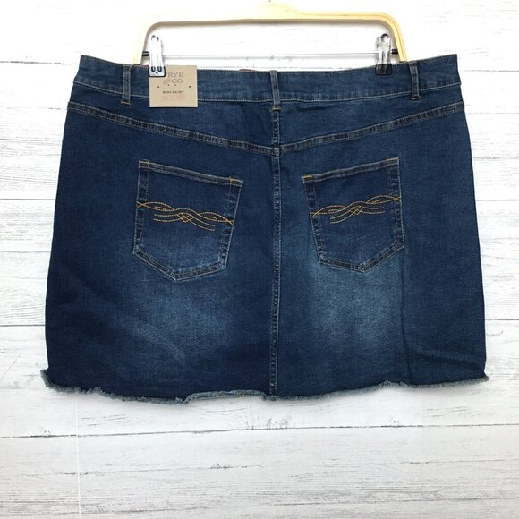 NEW Frye and Co. Women's Mini Denim Jean Skirt Frayed Hem size 18W - Picture 2 of 8